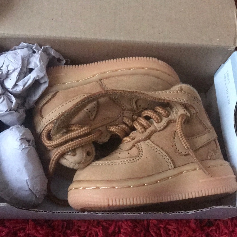 G-nike (Nike)